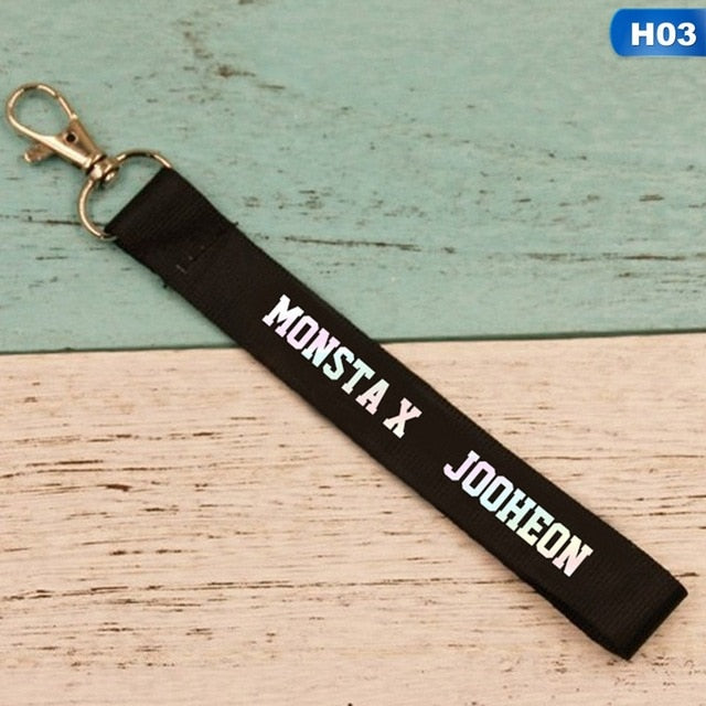 1pc MONSTA X Mobile Phone Strap Laser Keyring Beautiful Cellphone Strap Fashion Letter Print Keychain