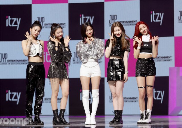 ITZY Kpop Posters Korean Singers White Coated Paper Prints Clear Image Home Decoration