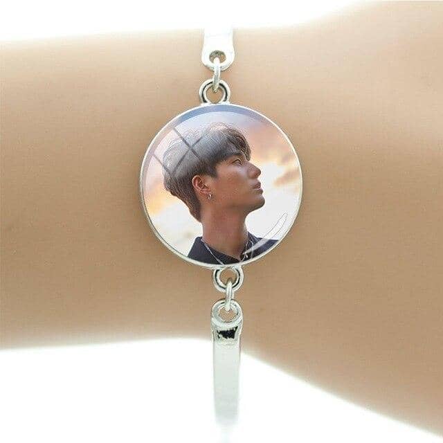 Kpop Newest 2019 Trendy Day6 Bracelet Glass Cabochon Dome Sungjin YoungK Wonpil Dowoon Photo Bracelet Chain Bangle DAY14 that you'll fall in love with. At an affordable price at KPOPSHOP, We sell a variety of 2019 Trendy Day6 Bracelet Glass Cabochon Dome Sungjin YoungK Wonpil Dowoon Photo Bracelet Chain Bangle DAY14 with Free Shipping.