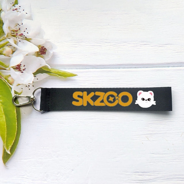 KPOP Boys Group Stray Kids Colorful Laser Name Strip Multi-color Mobile Phone Lanyard Pendant Backpack Zipper Keychain Gift
