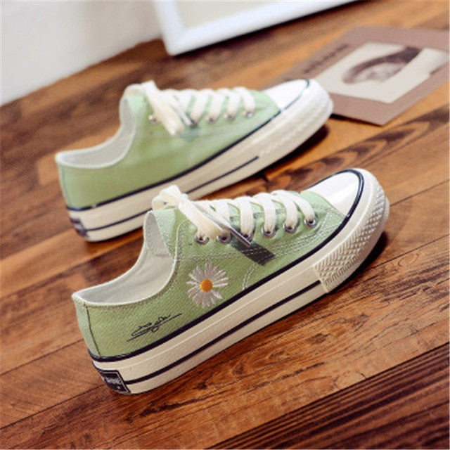KPOP G-Dragon Embroidery Daisy Canvas Shoes