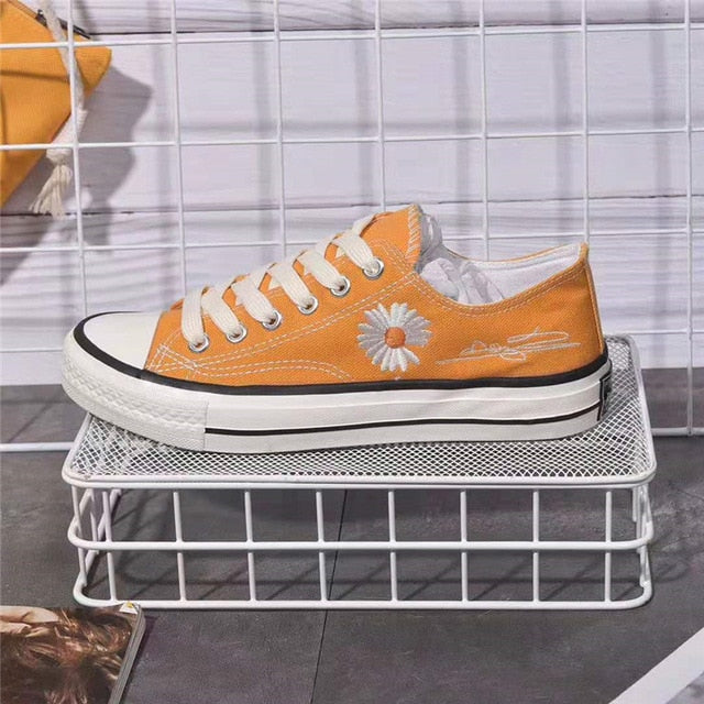 KPOP G-Dragon Embroidery Daisy Canvas Shoes