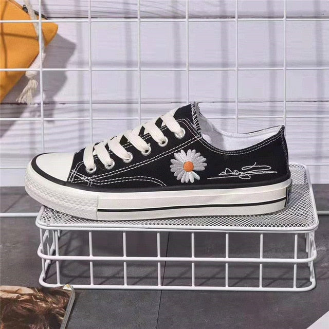 KPOP G-Dragon Embroidery Daisy Canvas Shoes